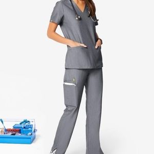 FIGS Set XXS graphite. Casma top & Kade pants